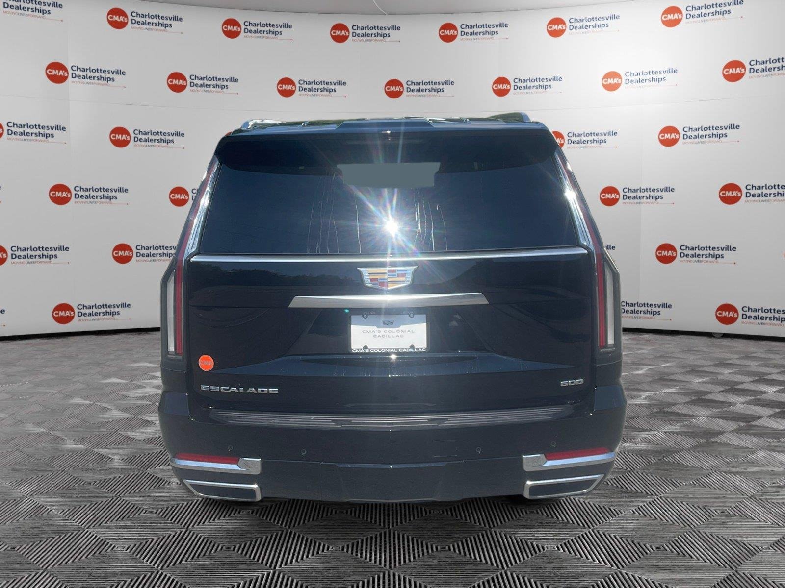Used 2025 Crystal White Tricoat Cadillac 4WD Premium Luxury Platinum image 4