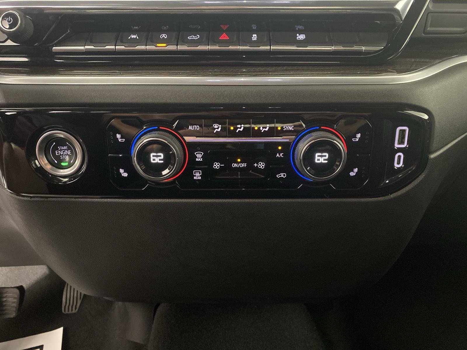 Used 2024 Summit White Chevrolet LT image 19