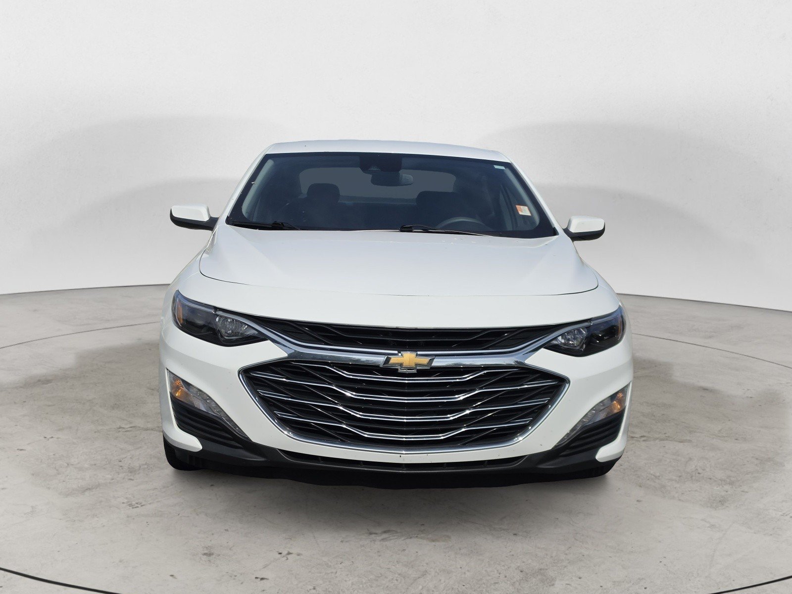 Used 2024 Summit White Chevrolet LT image 7