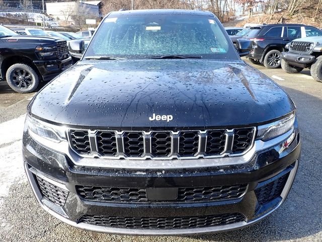 New 2026 Diamond Black Crystal Pearlcoat Jeep Limited image 10