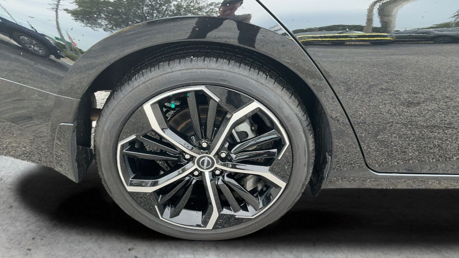 Used 2025 Super Black Nissan 2.5 SR image 44