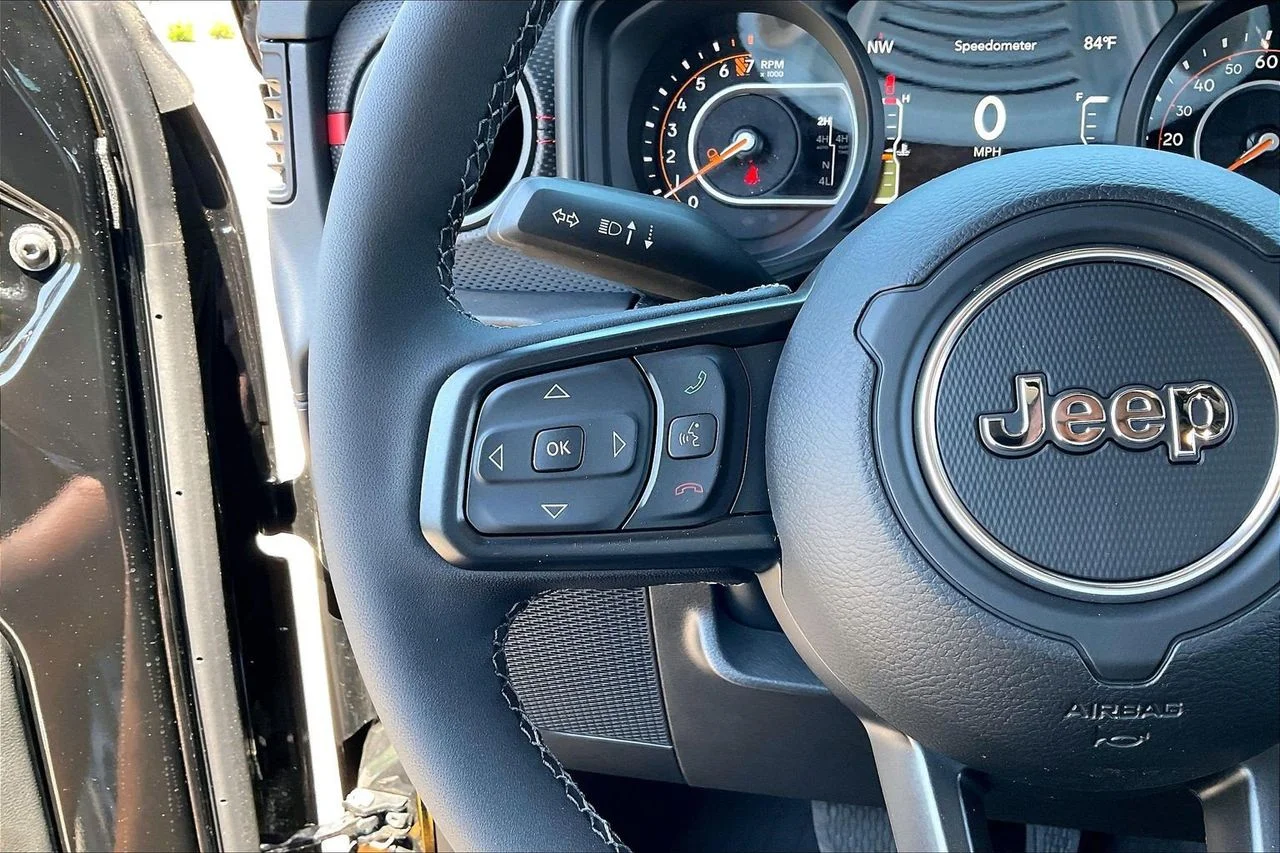 New 2026 Black Clear-Coat Exterior Paint Jeep Rubicon X image 27