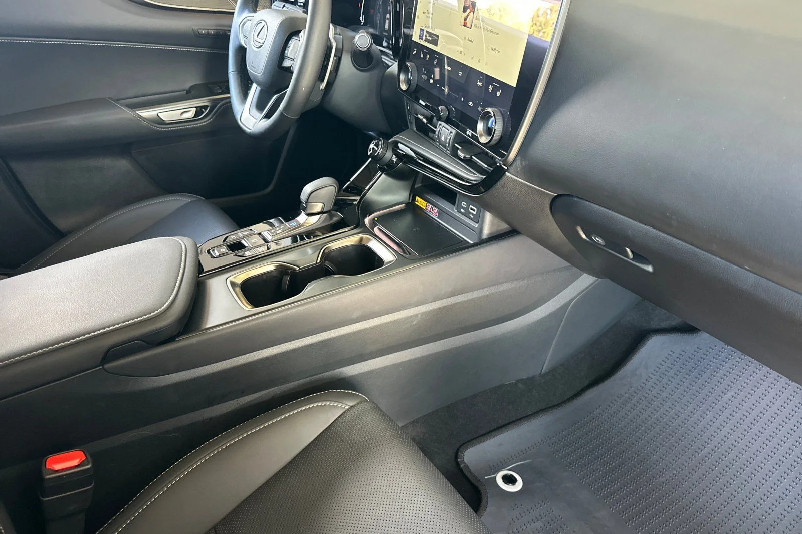 Used 2025 White Pearl Lexus 450h+ Luxury image 13