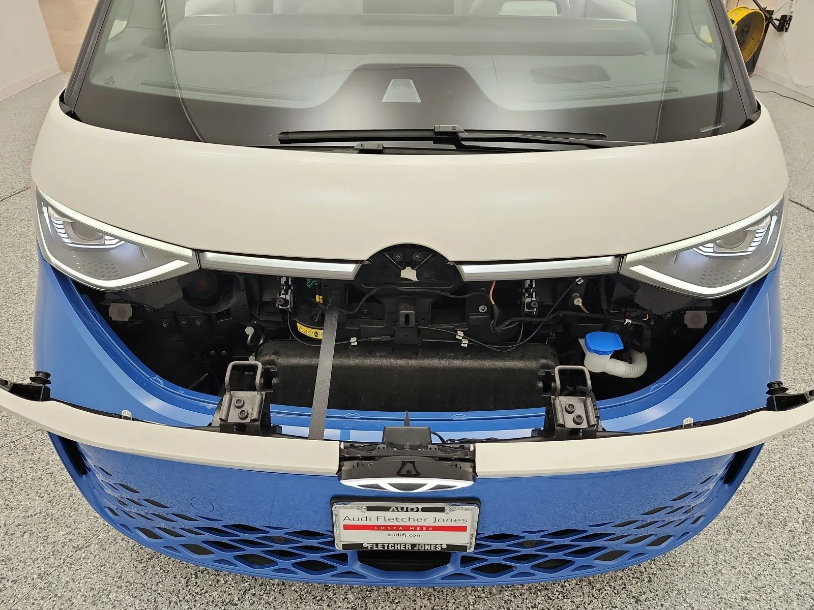 Used 2025 Cabana Blue Volkswagen Pro S Plus 4MOTION w/Two-Tone image 17