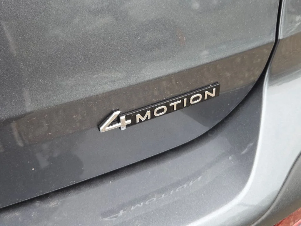 New 2026 Platinum Gray Metallic Volkswagen 1.5T SEL image 3