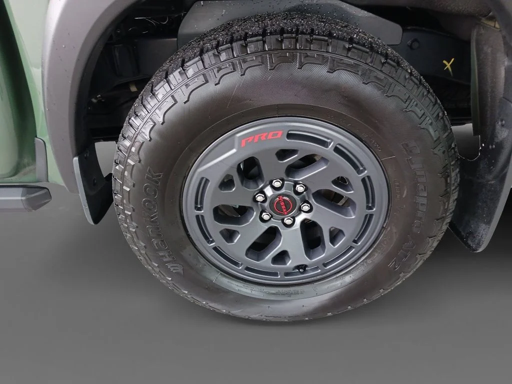 Used 2026 Green Nissan PRO-X image 8