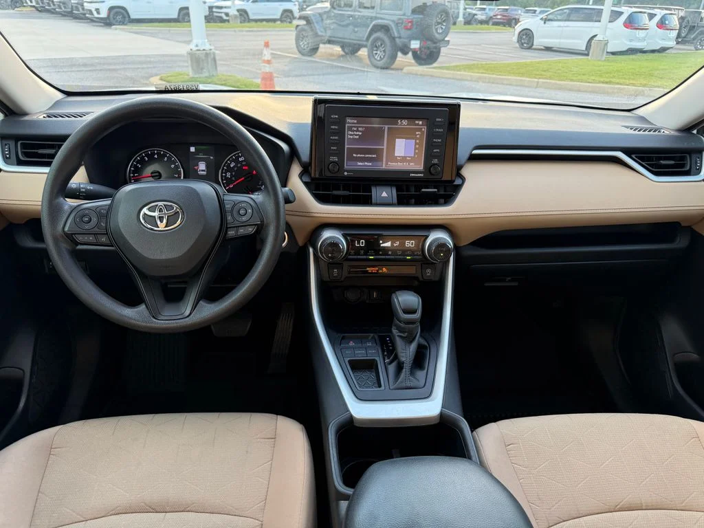 Used 2022 White Toyota XLE image 7