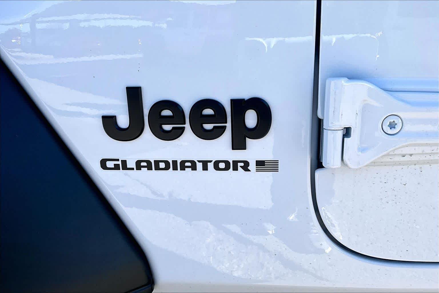 New 2026 Bright White Clear-Coat Exterior Paint Jeep Sport image 16