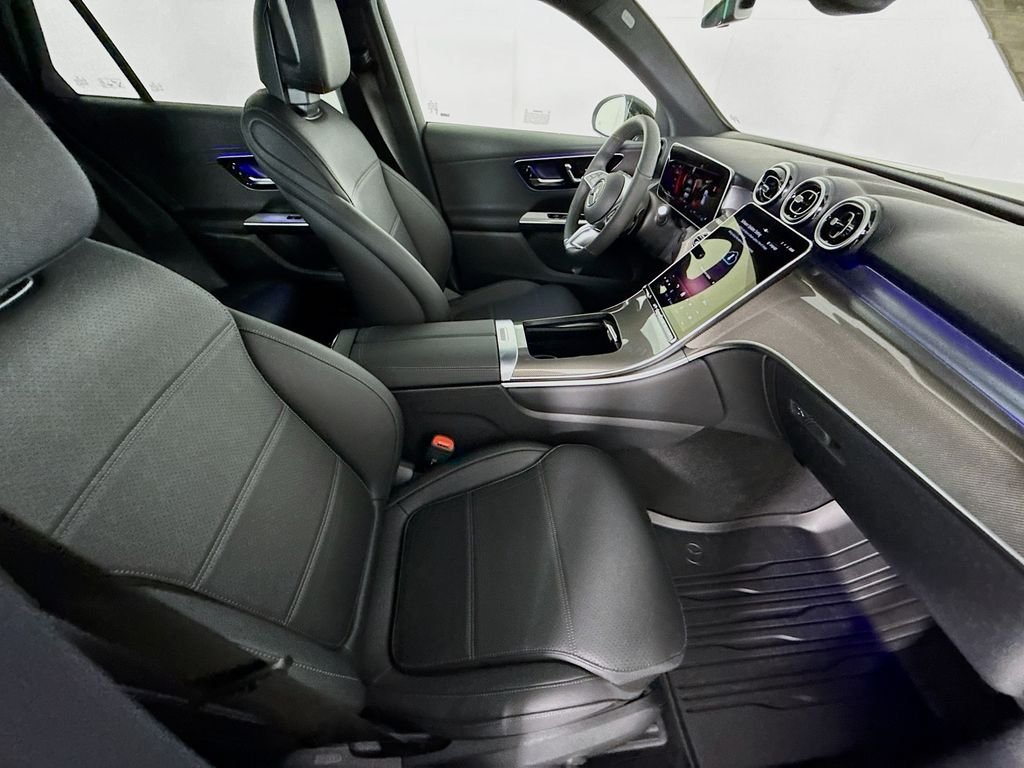 Used 2026 Black Mercedes-Benz GLC 300 image 30