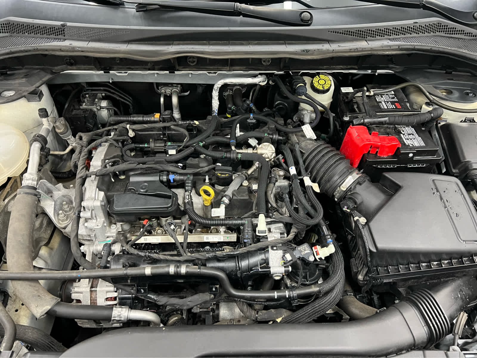 Used 2021 Oxford White Ford SE image 28