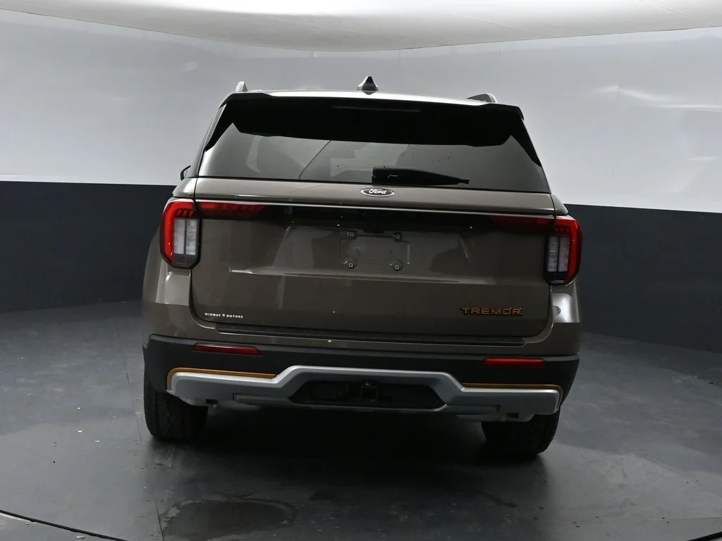 New 2026 Gray Ford Tremor image 3