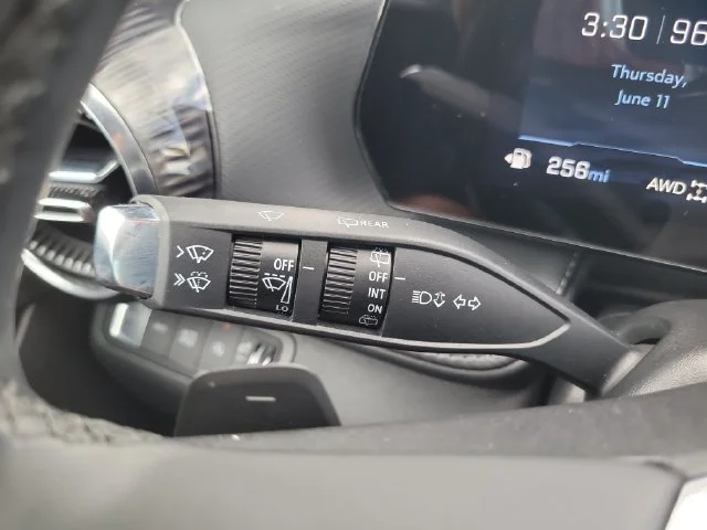 Used 2025 Gray Chevrolet LT image 30