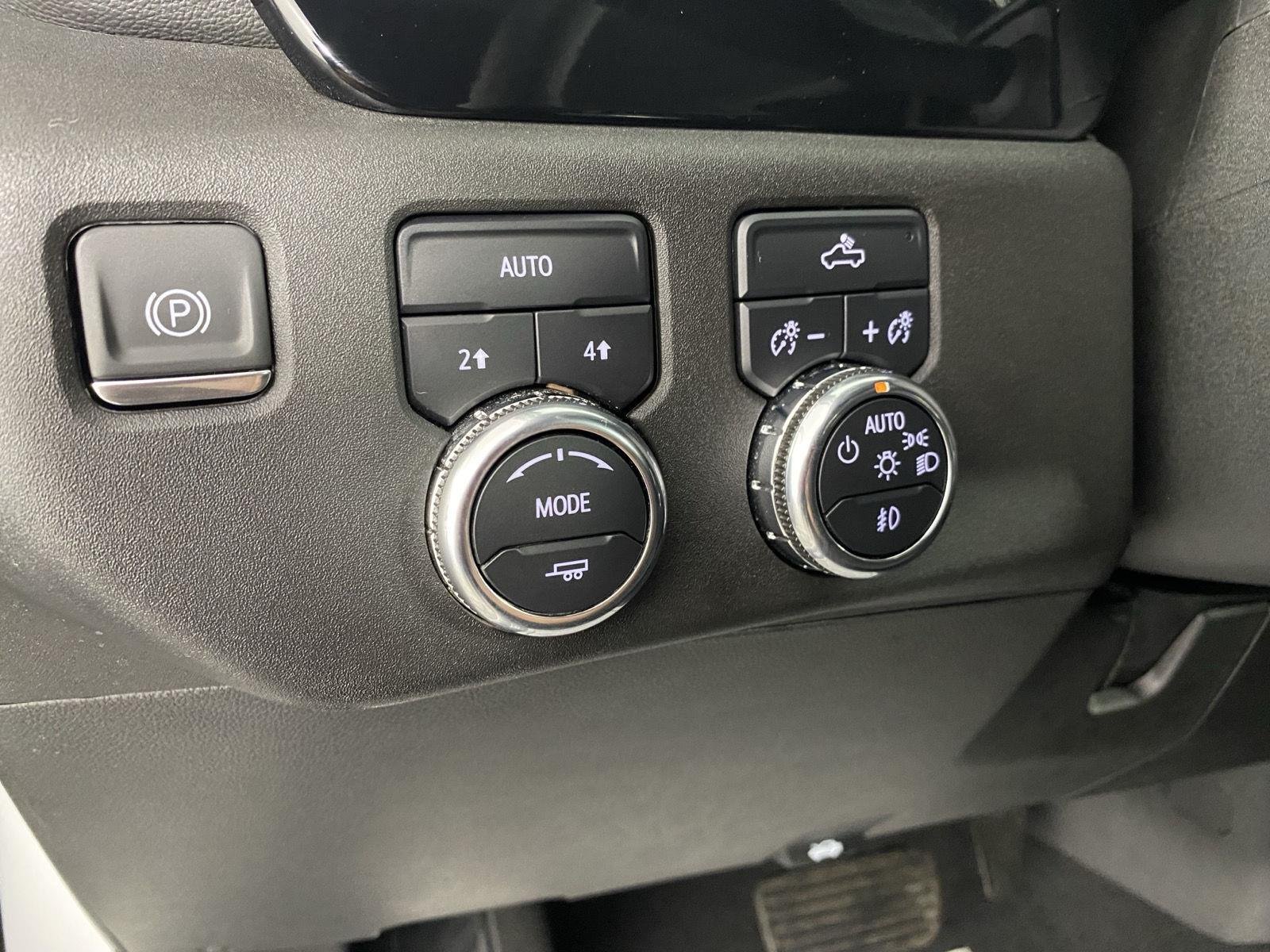 Used 2024 Summit White GMC Elevation image 24