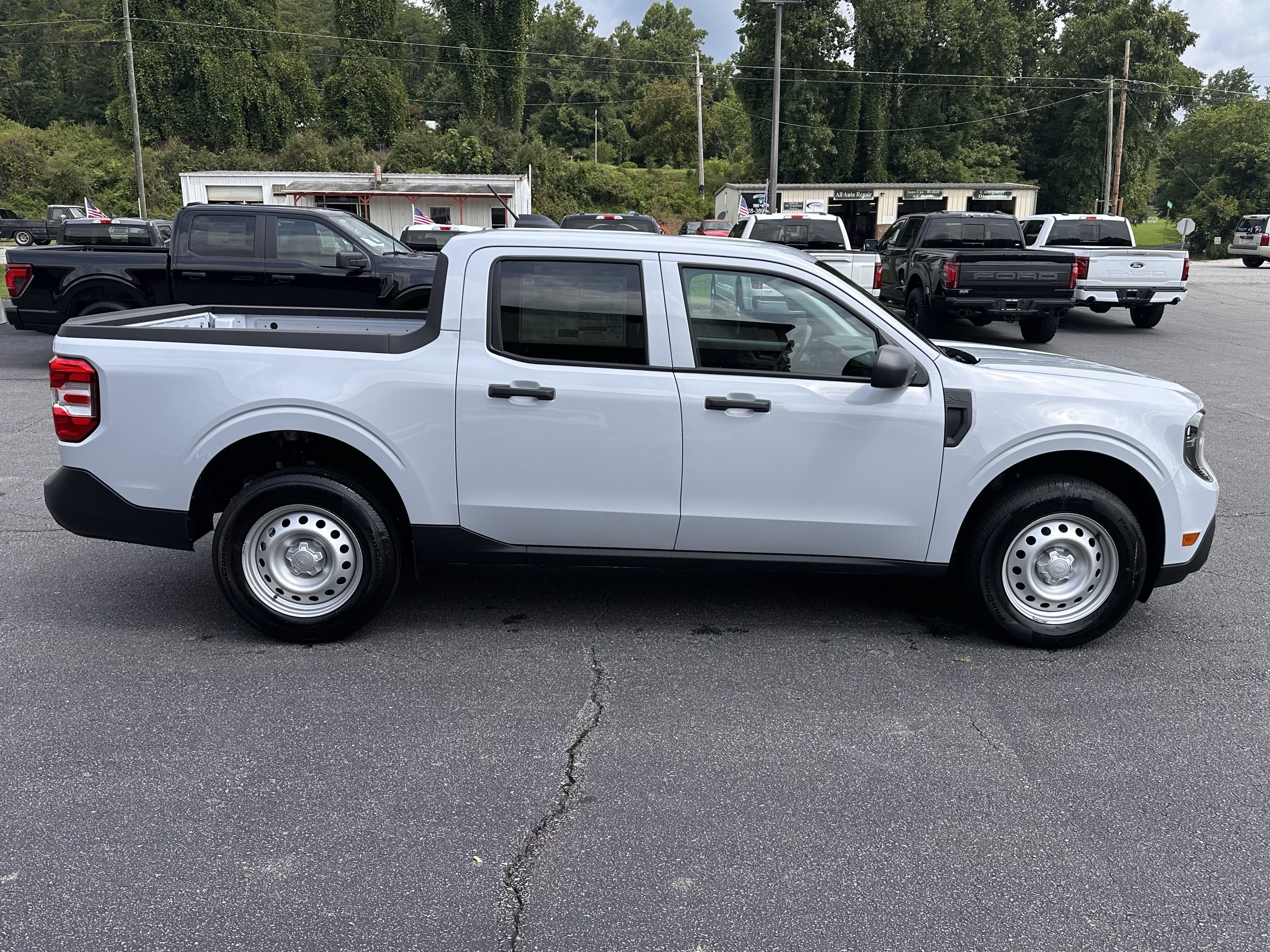 New 2026 Space White Metallic Ford XL image 5