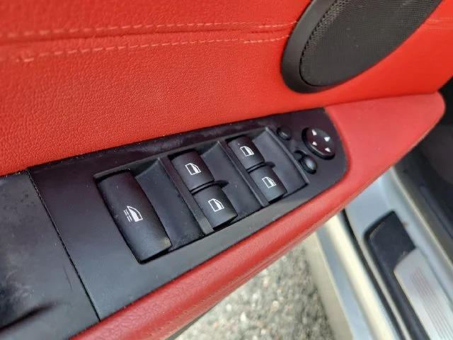 2011 BMW Z4 sDrive30i - Photo 20