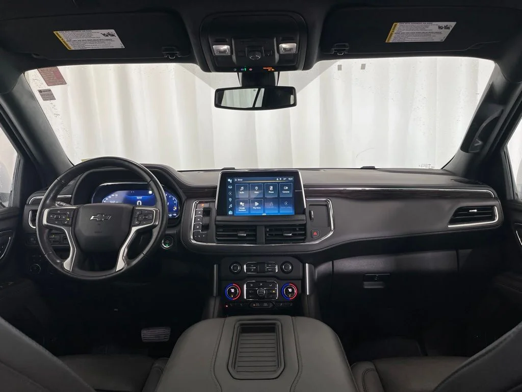 Used 2022 White Chevrolet Z71 image 19