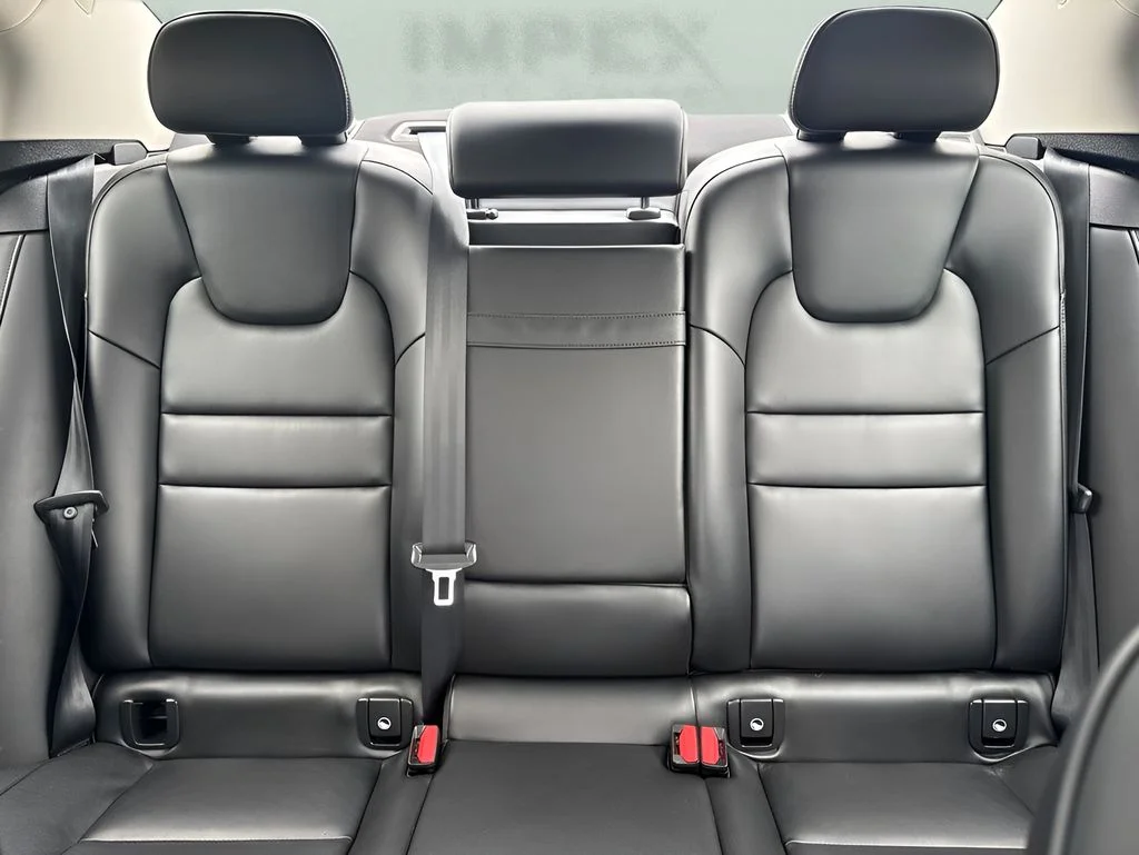 Used 2020 Gray Volvo T5 Momentum image 12