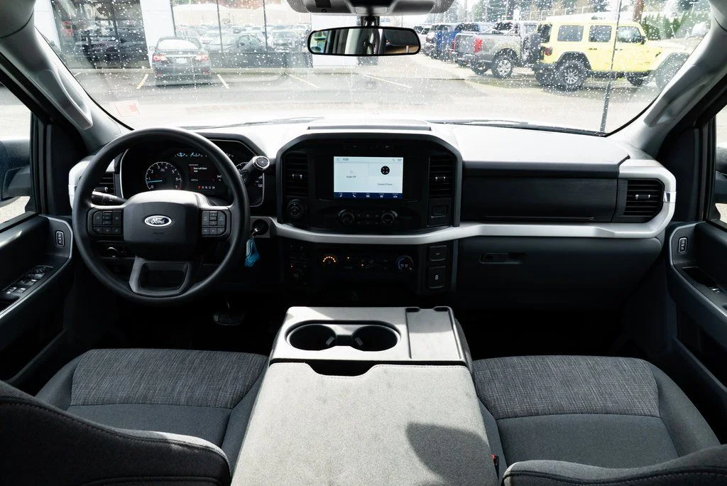Used 2022 White Ford XLT image 8