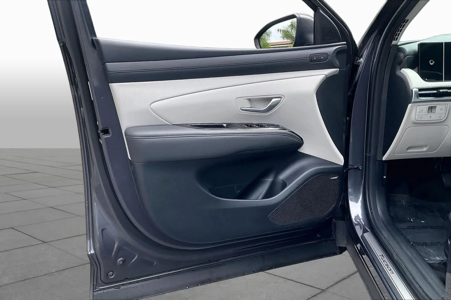 Used 2025 Titan Gray Hyundai Limited image 46