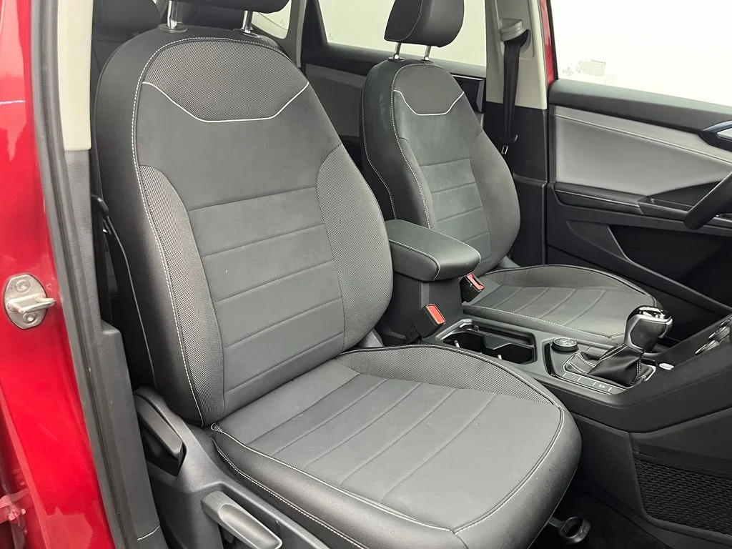 Used 2024 Red Volkswagen 1.5T SE image 34