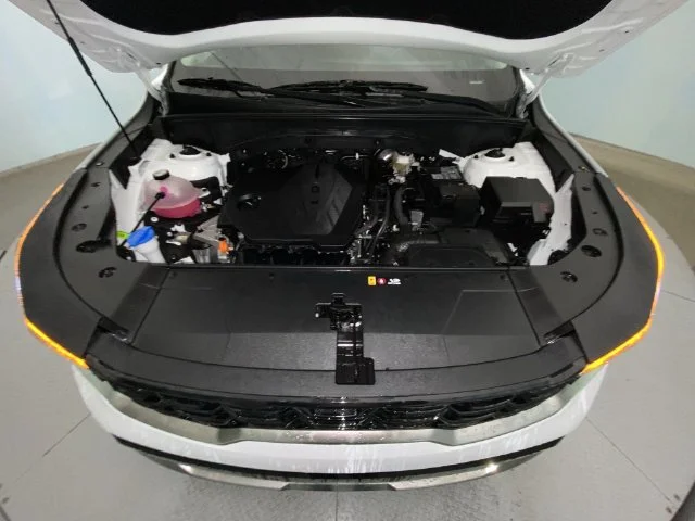 Used 2026 White Kia S image 27