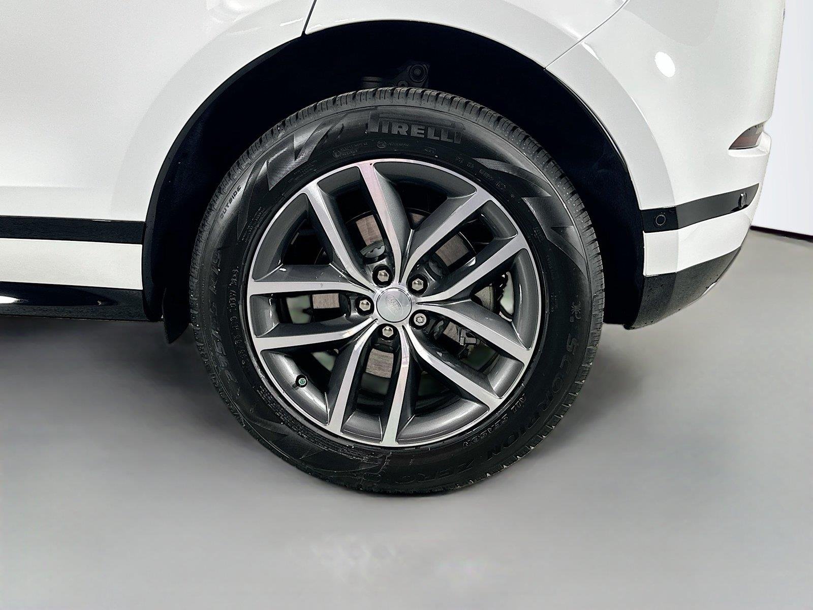 Certified Used 2026 Fuji White Land Rover Dynamic SE image 31