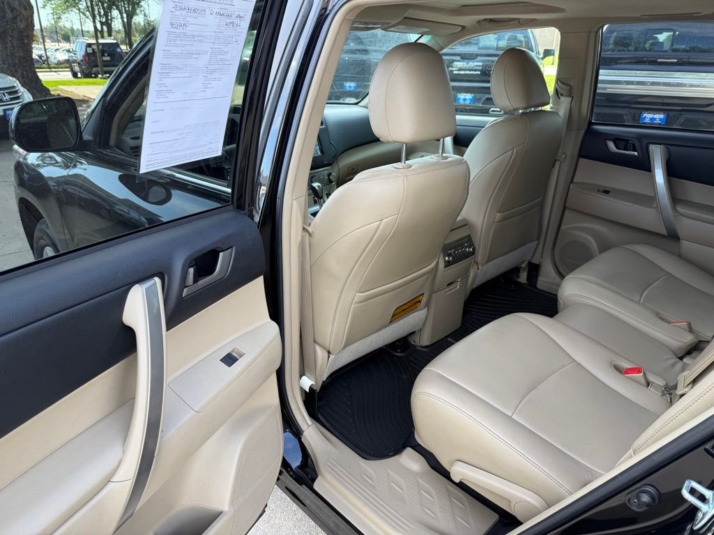Used 2012 Black Toyota SE image 13