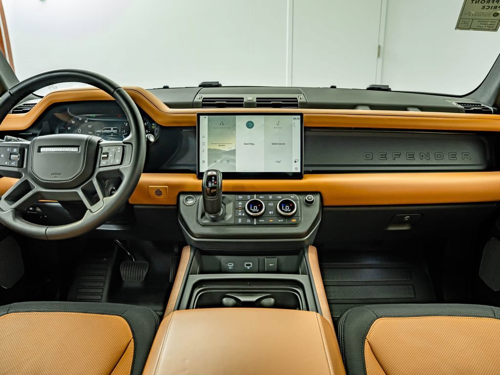 Used 2024 Sedona Red Land Rover X-Dynamic SE image 30