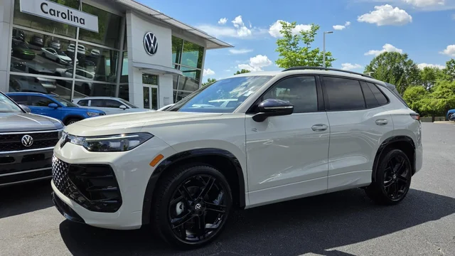 2026 Volkswagen Tiguan SE R-Line Black