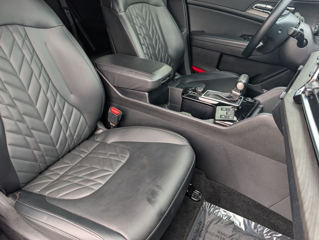 Used 2024 Black Kia X-Pro Prestige image 23