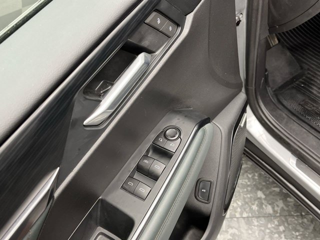 Used 2025 Sterling Metallic GMC AWD AT4 image 8