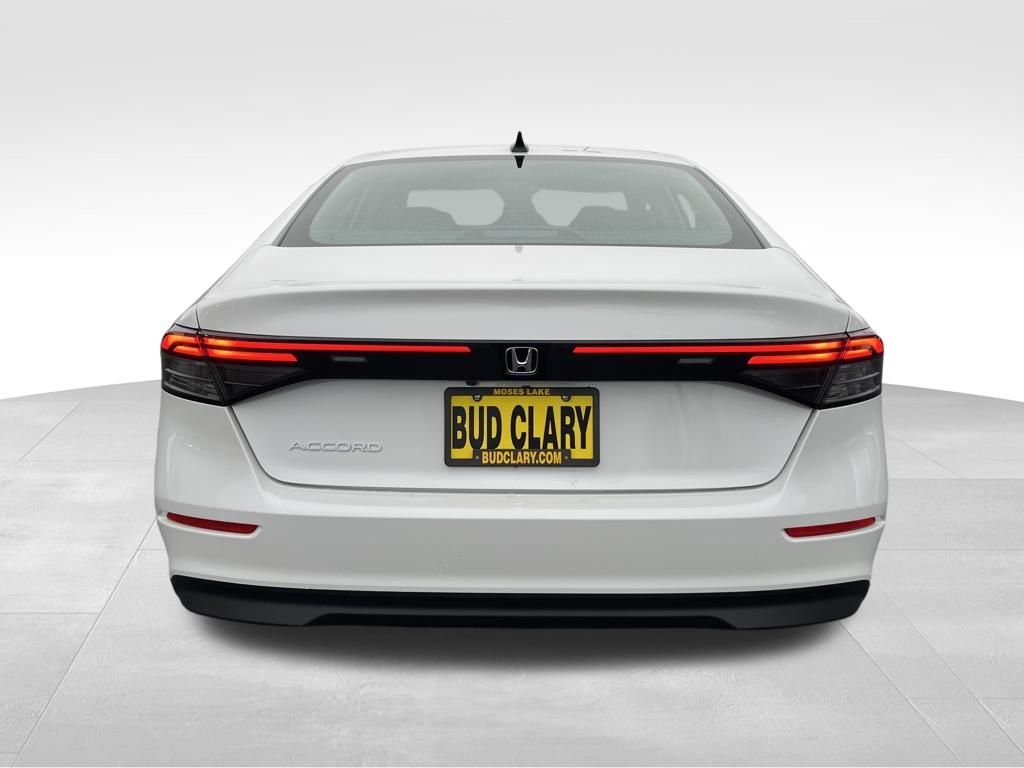 2025 Honda Accord SE - Photo 6