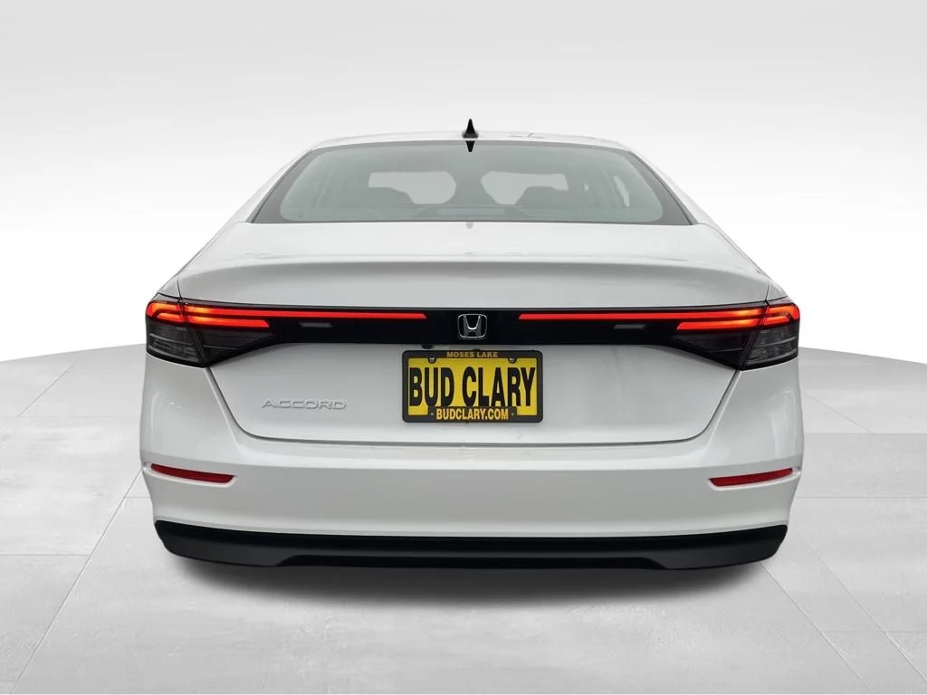 2025 Honda Accord SE - Photo 6