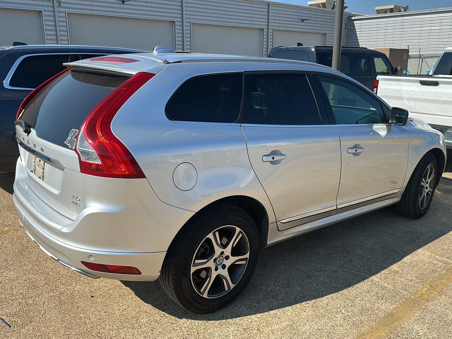 Used 2015 Bright Silver Metallic Volvo T6 image 3