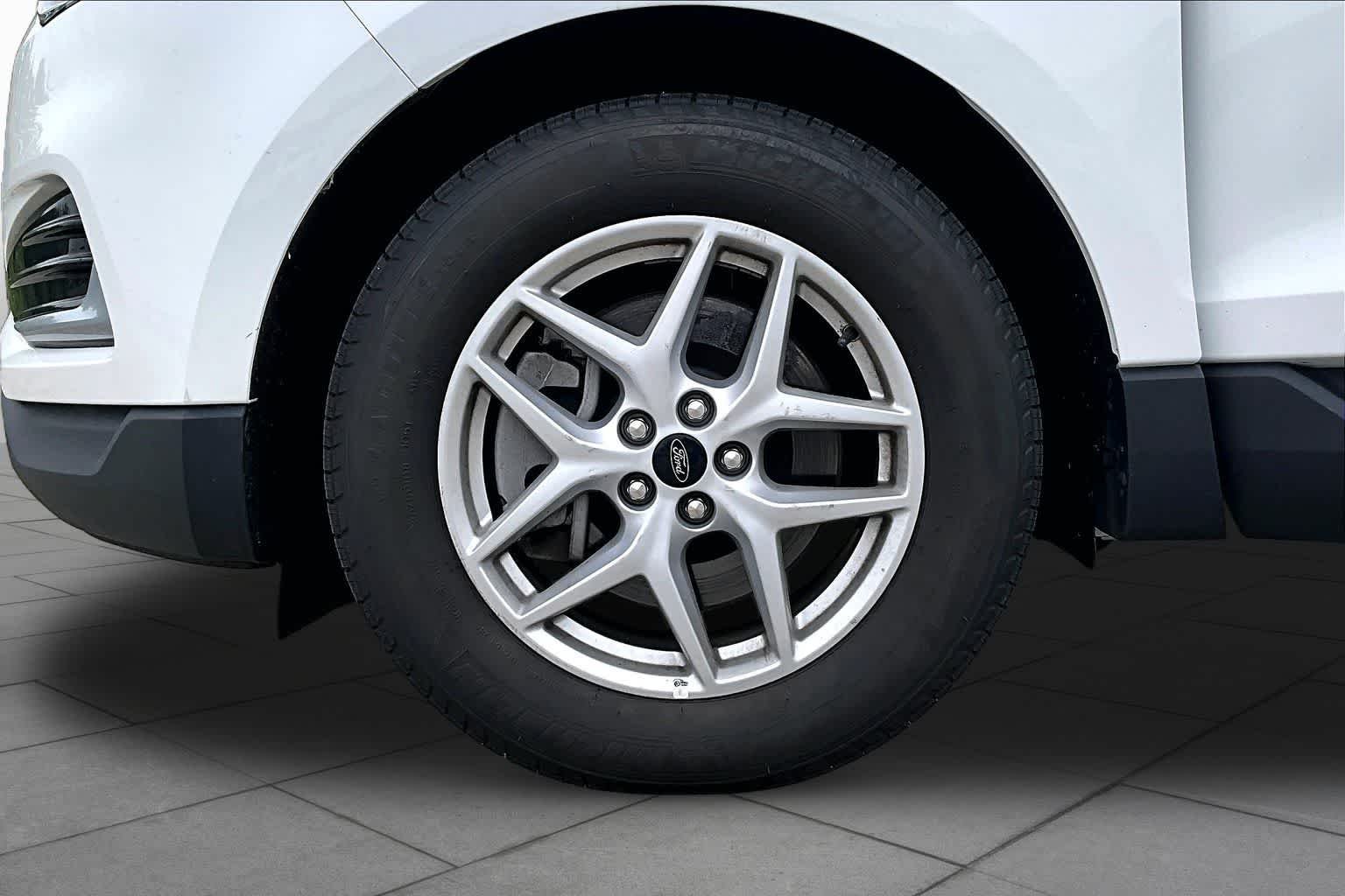 Certified Used 2024 Oxford White Clearcoat Ford SEL image 11