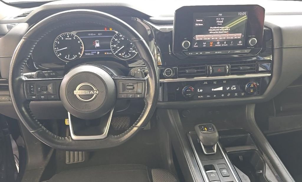 Used 2022 Blue Nissan SV image 7