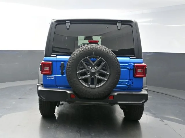 Used 2024 Blue Jeep Sport S image 6