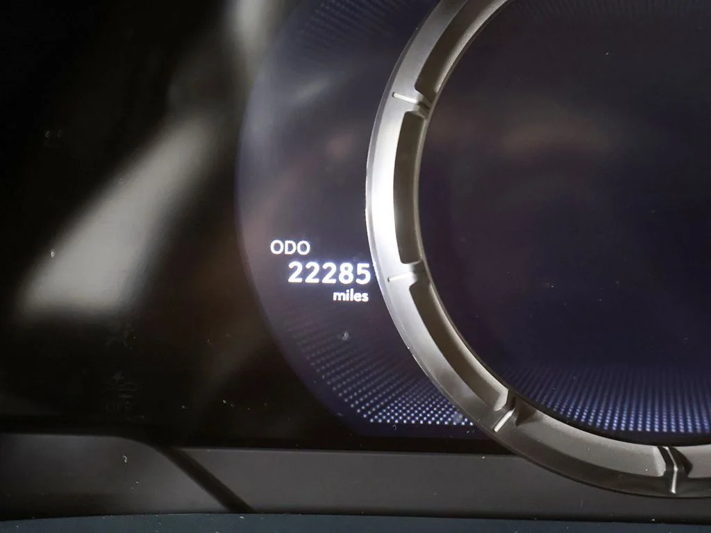 Used 2023 White Lexus 300h image 36