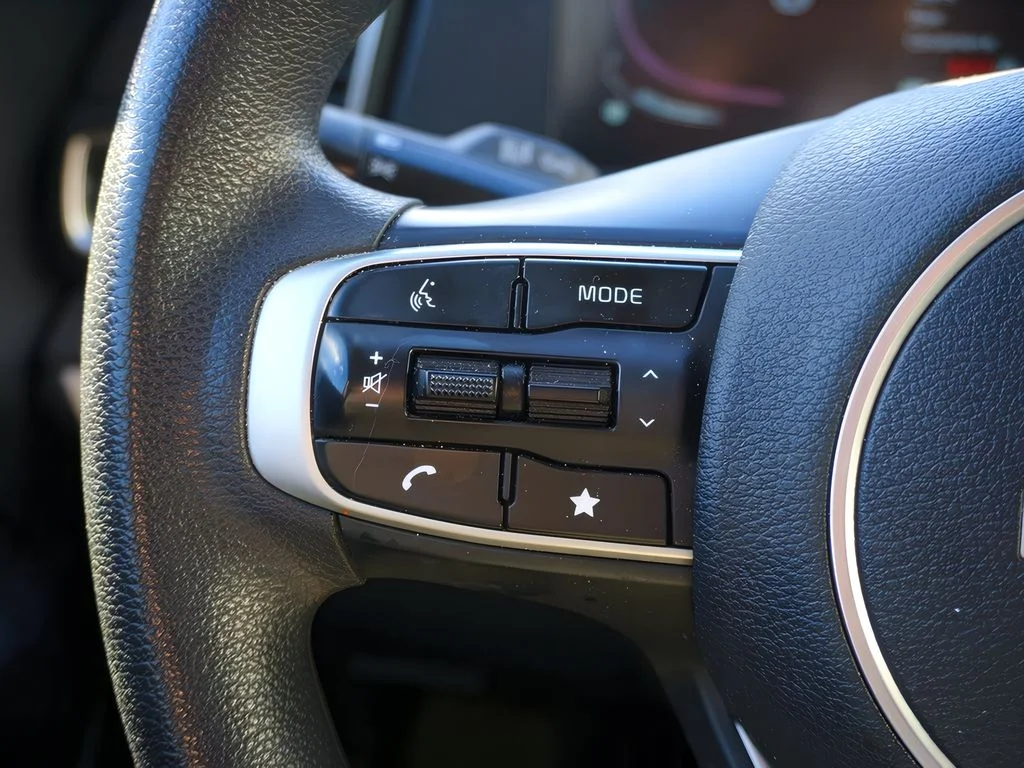 2023 Kia Sportage LX - Photo 21