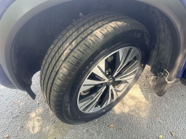 Used 2023 Blue Nissan SV image 31