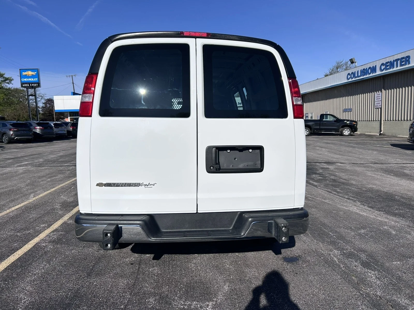Used 2024 WHITE Chevrolet  image 3