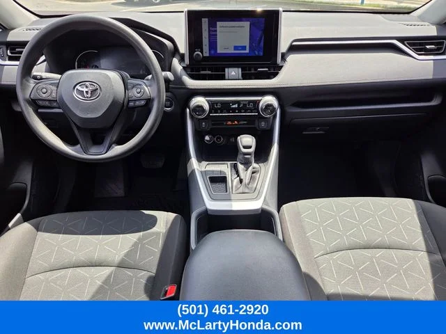 2024 Toyota RAV4 XLE - Photo 12