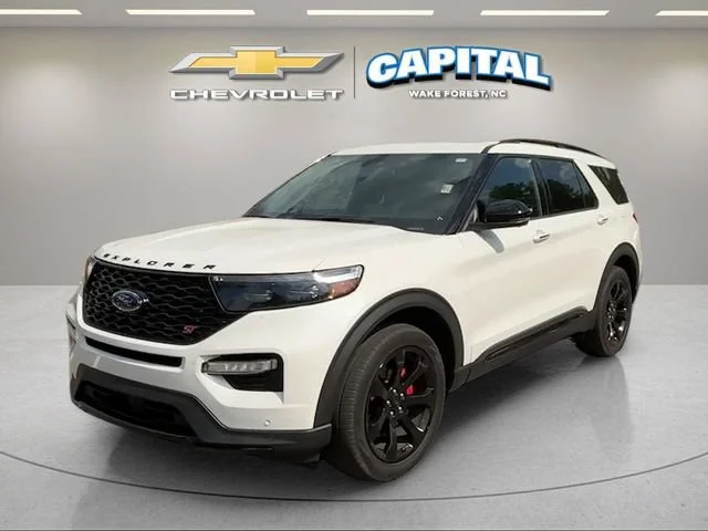 Used 2023 White Ford ST image 1