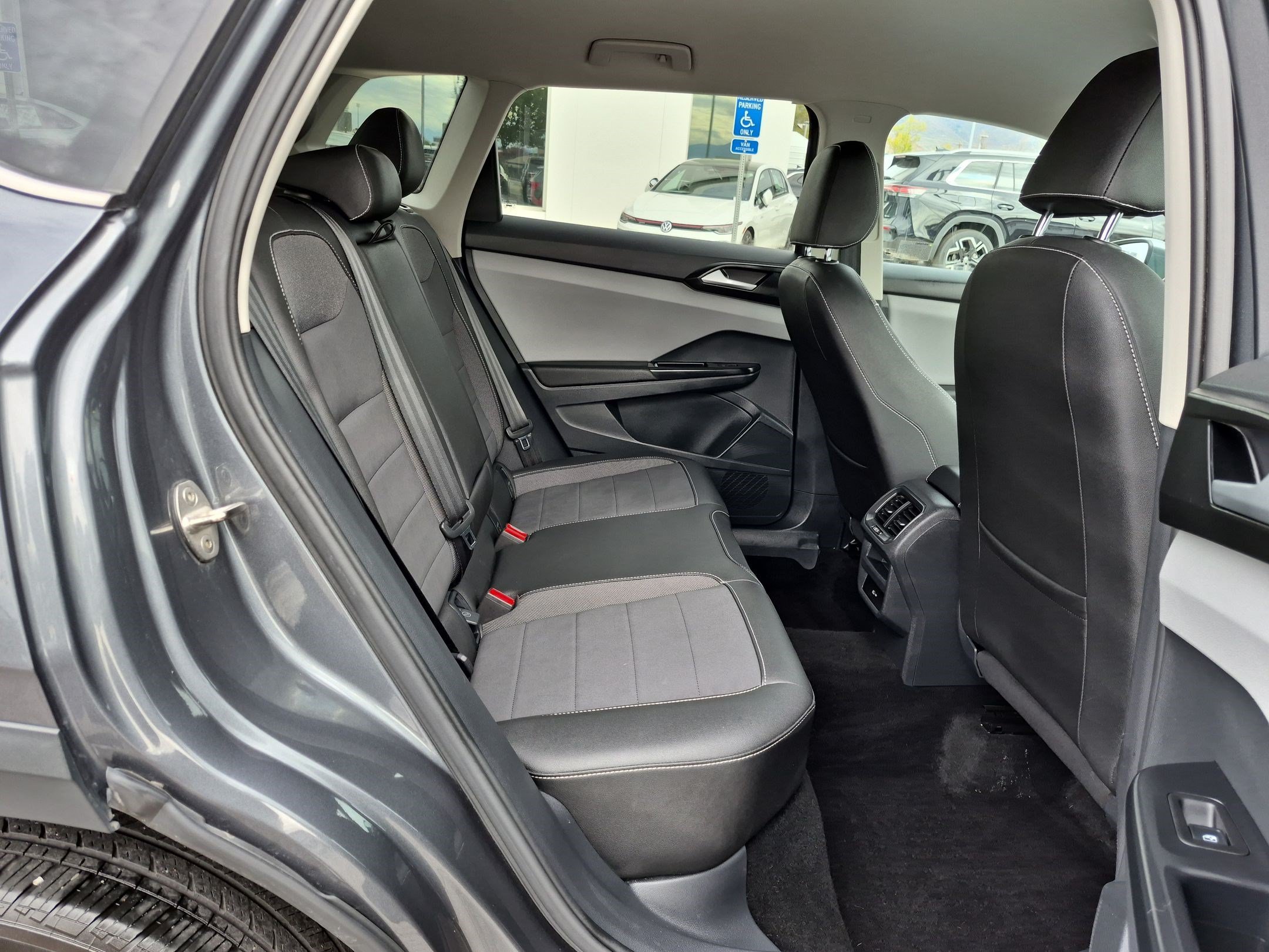 Used 2023 Platinum Gray Metallic Volkswagen SE image 30