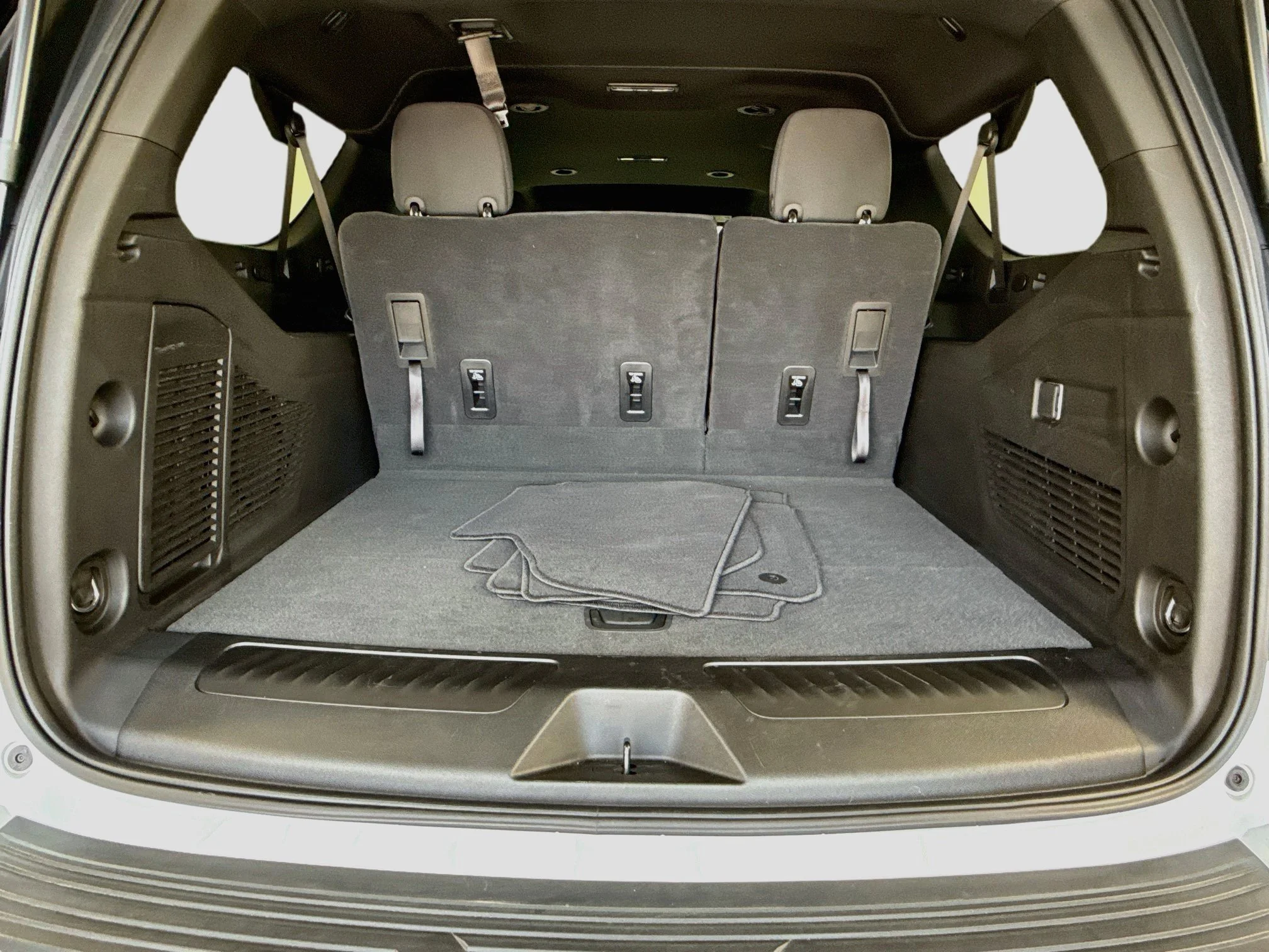 Used 2026 Summit White Chevrolet LS image 27