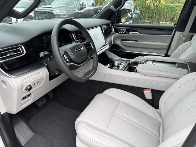 New 2026 Bright White Clear-Coat Exterior Paint Jeep Summit Obsidian image 19