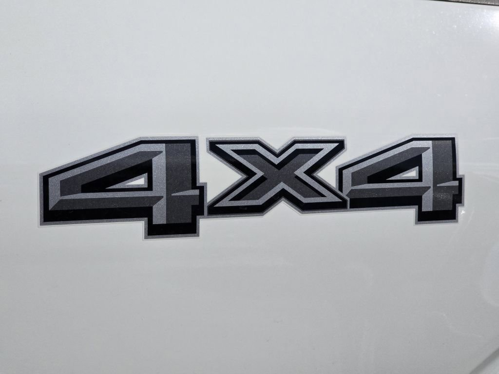 New 2026 Oxford White Ford XL image 22