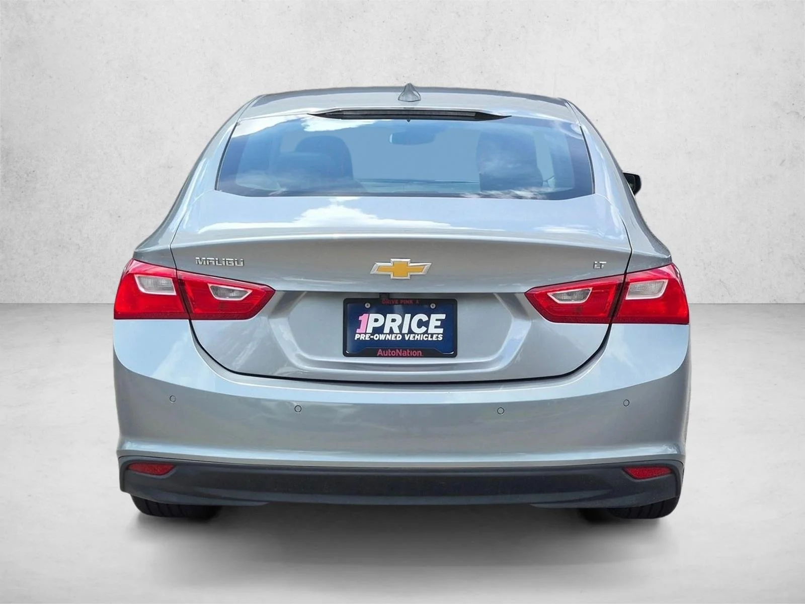 Used 2024 Sterling Gray Metallic Chevrolet LT image 7
