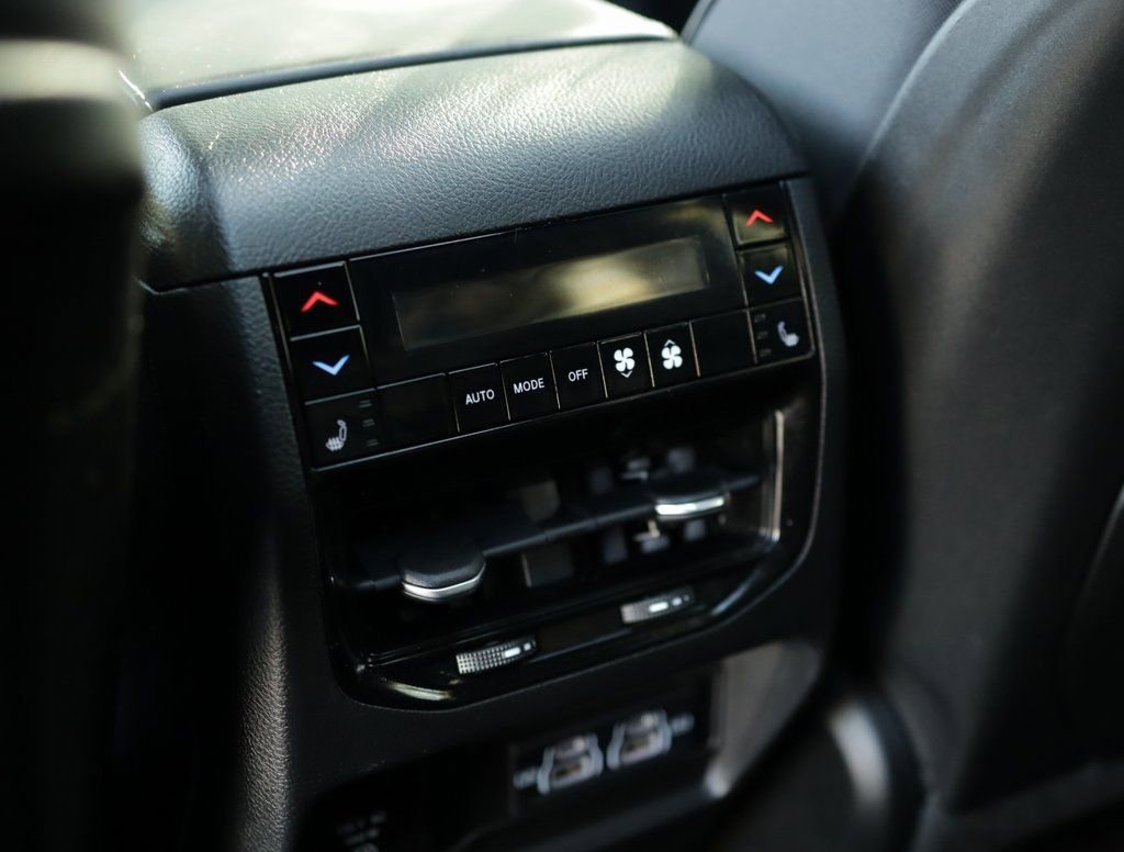 Used 2022 Black Jeep Overland 4x4 image 35
