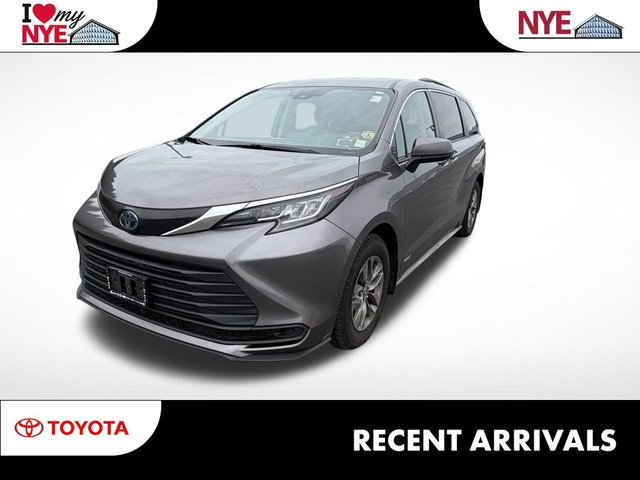 2021 Toyota Sienna LE